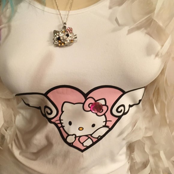 ADORABLE tank and hot shorts set with hello kitty and crystal details - Picture 5 of 14